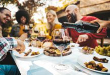 Dalla vigna alla tavola: il boom dell’enoturismo che unisce paesaggio, cultura e sostenibilità