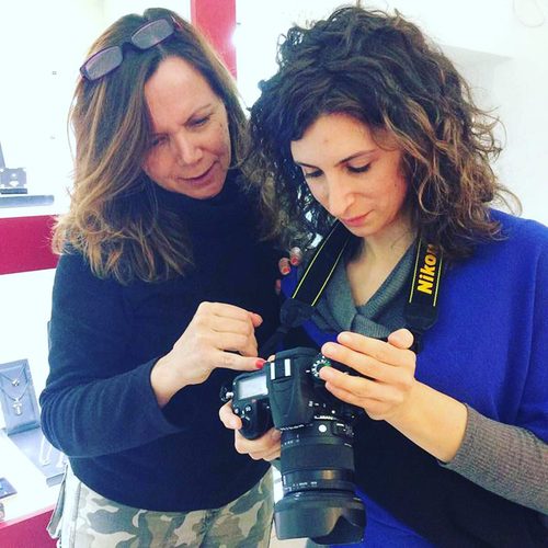 Viterbo, la fotografia torna protagonista nel cuore di Viterbo 2 unallieva durante una lezione