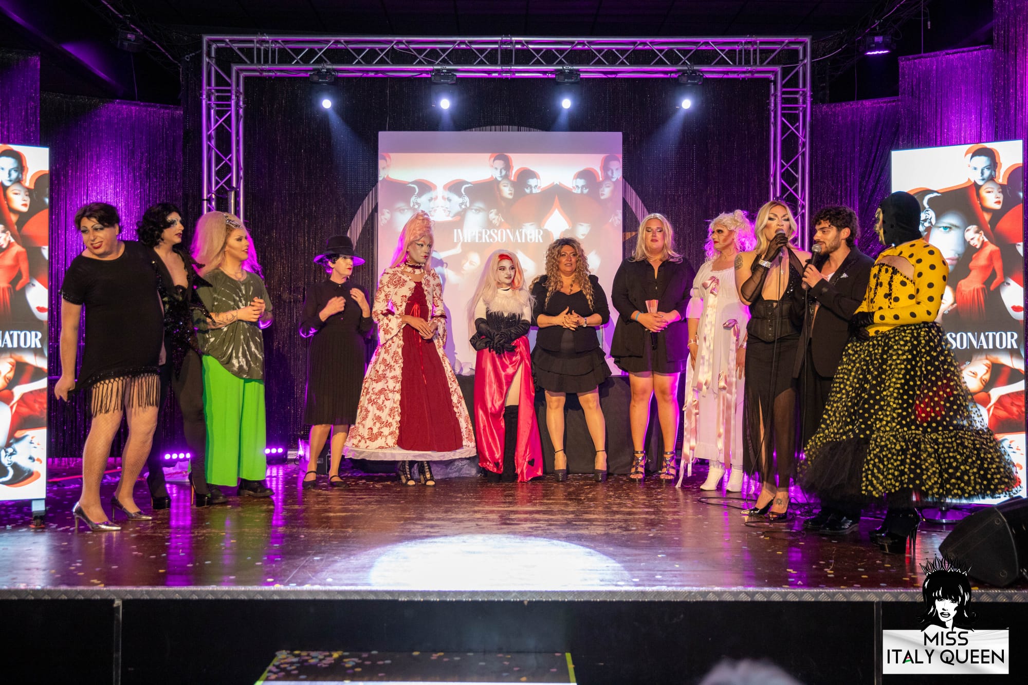 Roma. Impersonator e Mister Italy King insieme all’Etoile 23 Protagonisti di Impersonator sul palco dell’Etoile 23 di Roma
