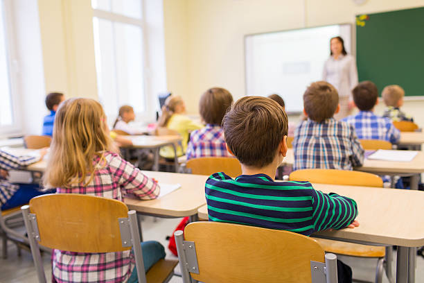 Scuola, scatta la riforma dell’avvio d’anno: PEI snellito, tecnici 4+2 e tetto del 30% per gli alunni stranieri