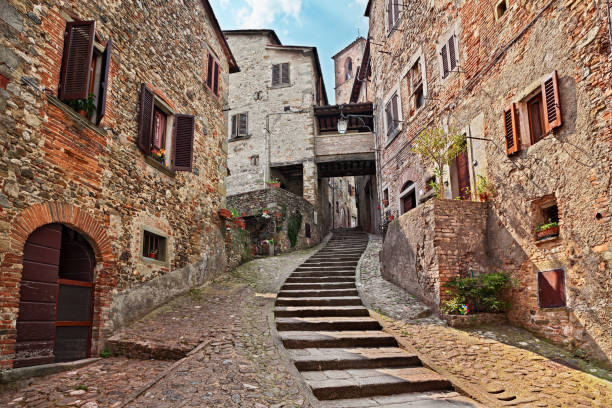 L’Italia dei borghi: il battito segreto dei territori che resistono e rinascono L’Italia dei borghi: il battito segreto dei territori che resistono e rinascono