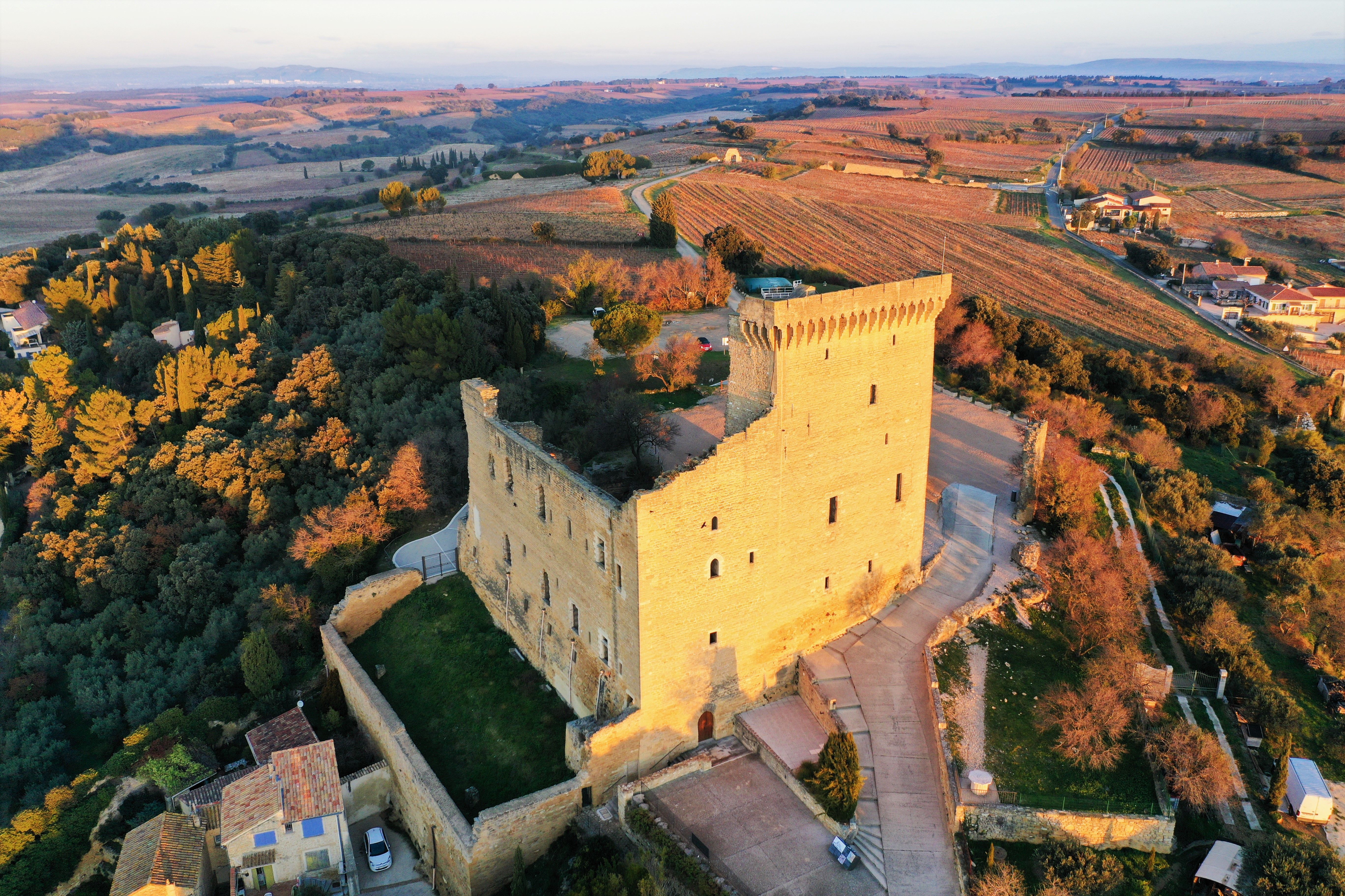Autunno in Sabina: tra festival storici, magia nei castelli e nuove stagioni teatrali nei borghi Autunno in Sabina: tra festival storici, magia nei castelli e nuove stagioni teatrali nei borghi