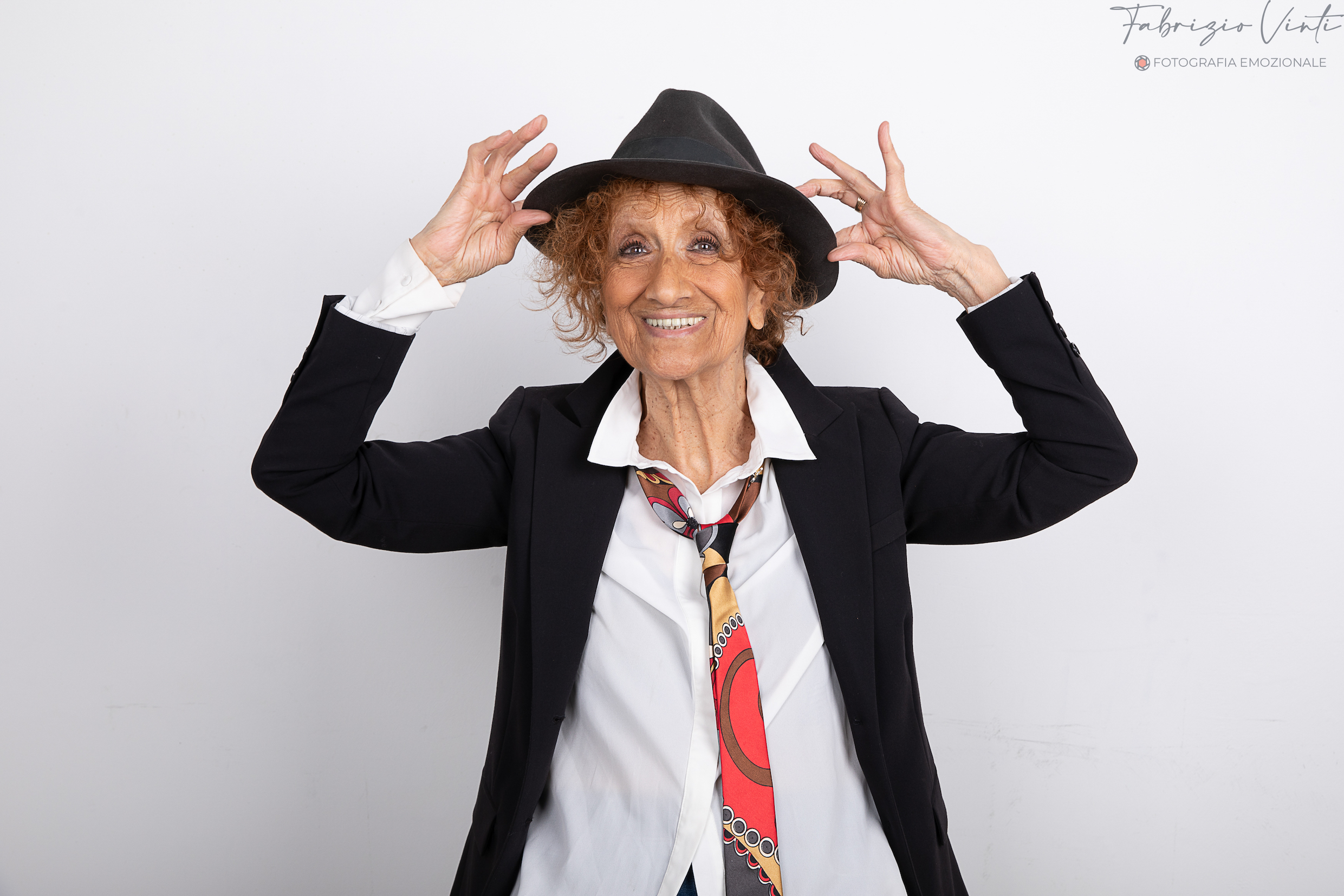 Anna Mazzamauro con “Brava, bravissima…anche meno” Anna Mazzamauro con “Brava, bravissima…anche meno”