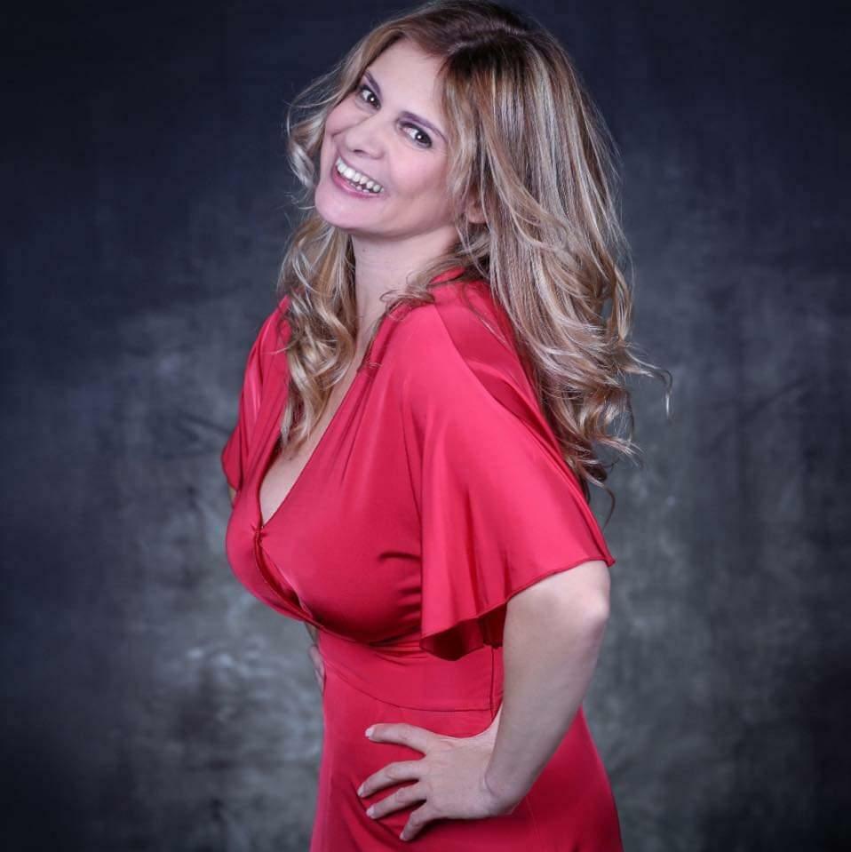 Debora Caprioglio e Fausto Costantini al Vejamo Festival con “Alda Merini – La verità folle”: un’intensa intervista teatrale alla poetessa del Novecento Debora Caprioglio e Fausto Costantini al Vejamo Festival con “Alda Merini – La verità folle”: un’intensa intervista teatrale alla poetessa del Novecento