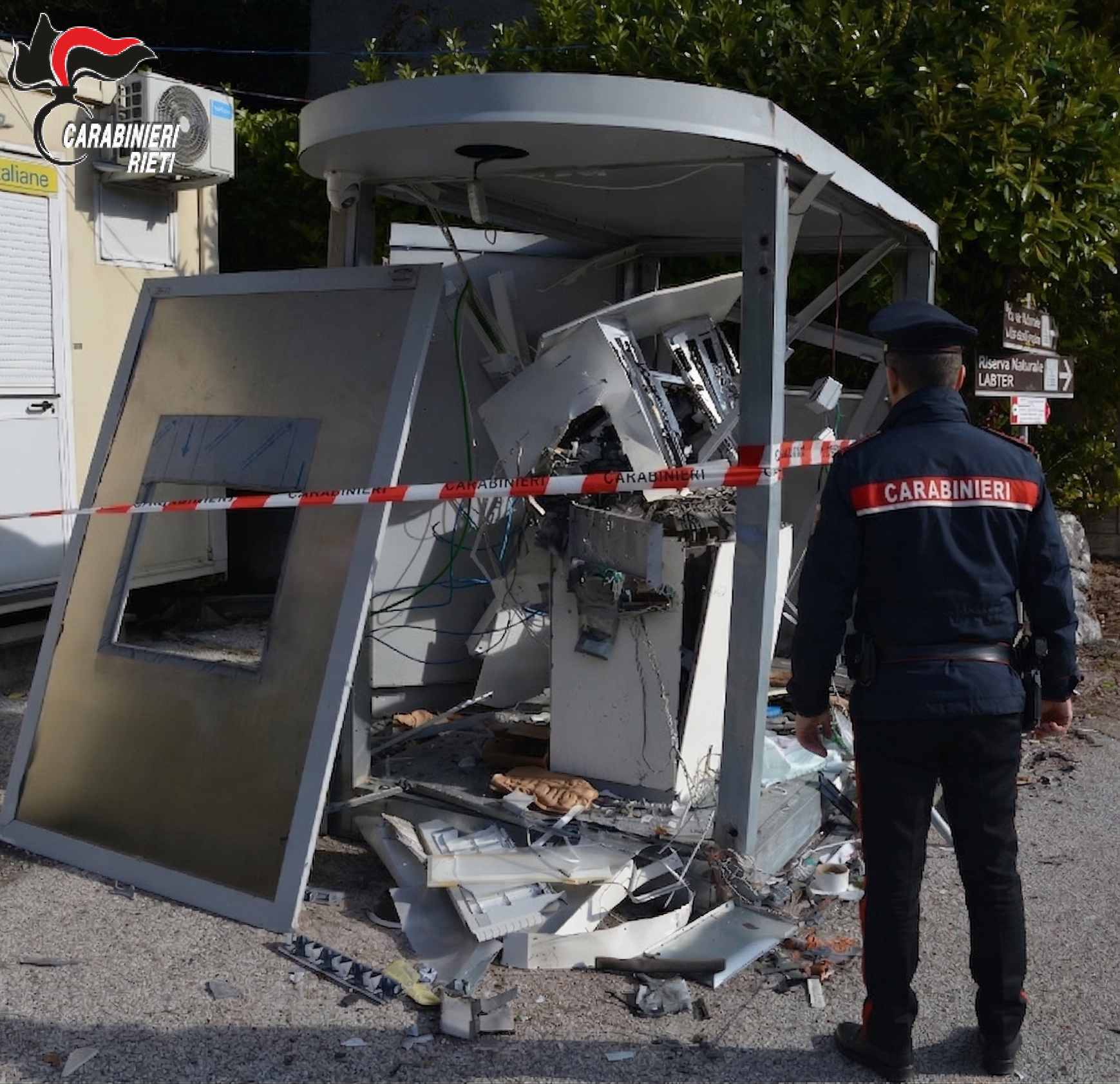 CARABINIERI: DALL’ASSALTO AL BANCOMAT DI VARCO SABINO AD ALTRI IN TUTTA ITALIA, CONTESTATI QUATTRO EPISODI CARABINIERI: DALL’ASSALTO AL BANCOMAT DI VARCO SABINO AD ALTRI IN TUTTA ITALIA, CONTESTATI QUATTRO EPISODI