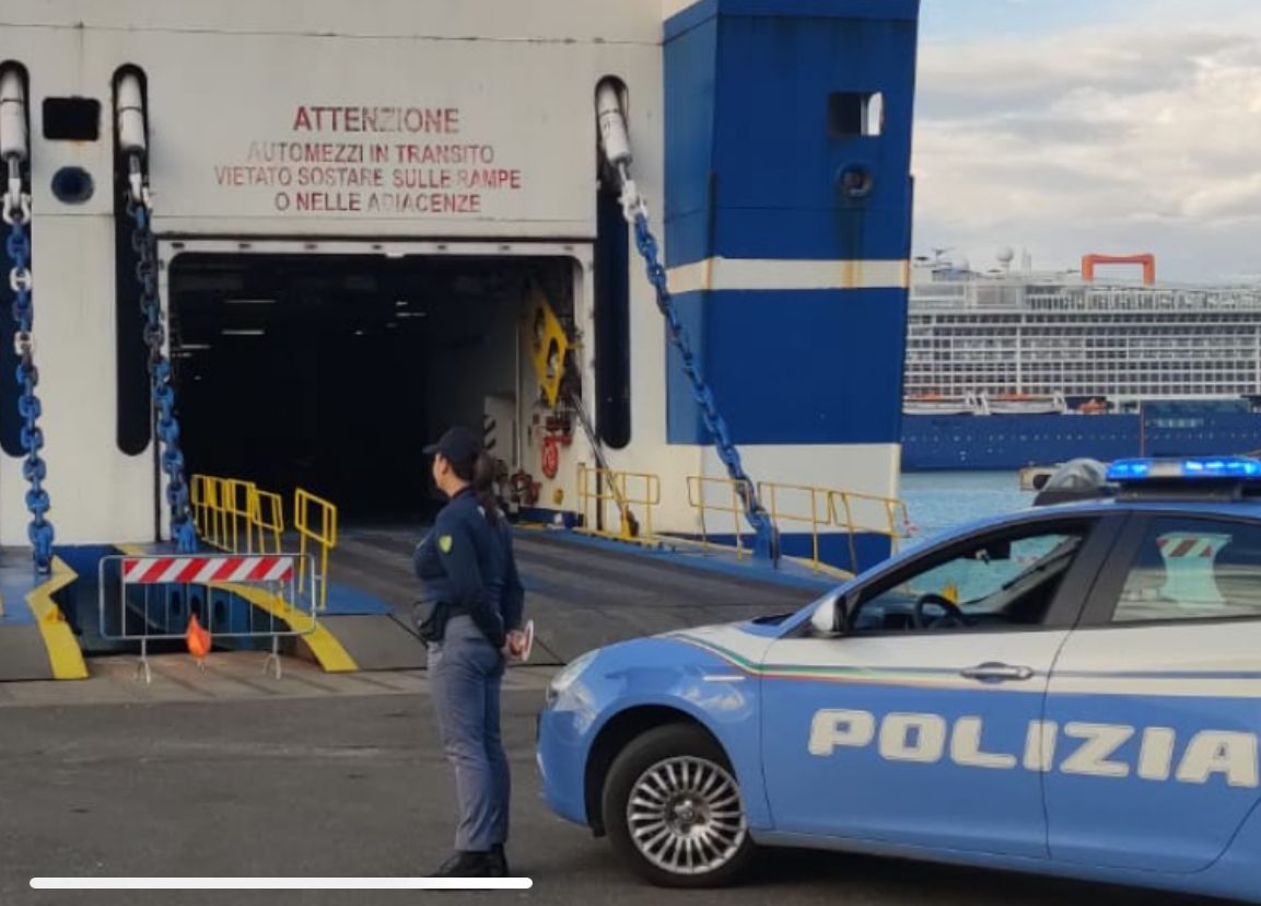 Civitavecchia: Controlli della Polizia di Stato al porto di Civitavecchia, quattro arresti Civitavecchia: Controlli della Polizia di Stato al porto di Civitavecchia, quattro arresti