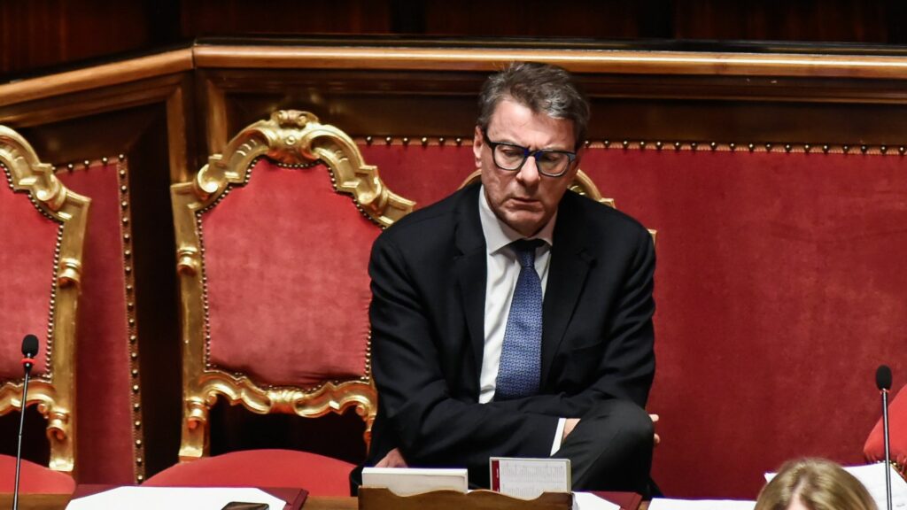 Finanza pubblica, il Governo orienta le risorse sul tessuto economico: ipotesi scostamento per schermare famiglie e imprese Finanza pubblica, il Governo orienta le risorse sul tessuto economico: ipotesi scostamento per schermare famiglie e imprese