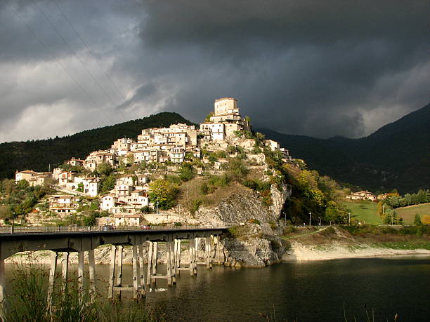 La salute dei laghi del Lazio è a rischio per l’inquinamento da microplastiche