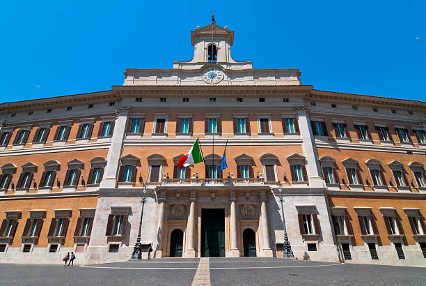 Università, esplode la protesta contro il carovita: tende piantate a Montecitorio, Milano e in altri dieci atenei Università, esplode la protesta contro il carovita: tende piantate a Montecitorio, Milano e in altri dieci atenei