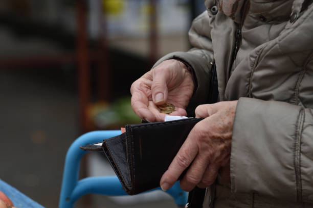 L’Italia che stringe i denti: tra carovita e stipendi fermi, la crisi morde le famiglie