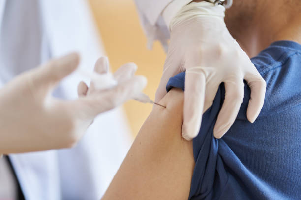 Influenza, l’autunno accelera i contagi: gli esperti esortano alla vaccinazione immediata dei fragili Influenza, l’autunno accelera i contagi: gli esperti esortano alla vaccinazione immediata dei fragili