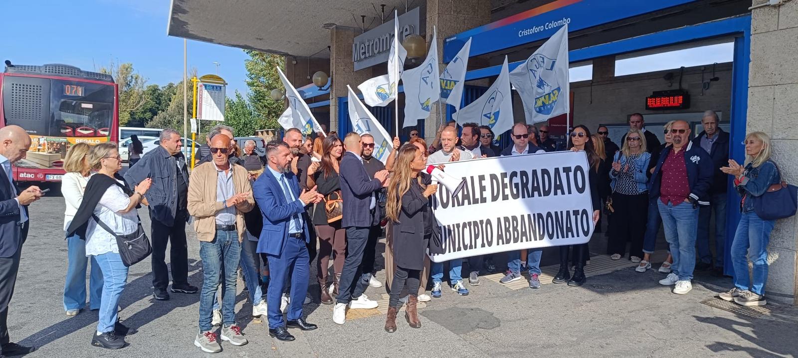 Sicurezza e degrado a Ostia, sit-in della Lega alla stazione Colombo: “Gualtieri e Falconi ignorano i problemi” Sicurezza e degrado a Ostia, sit-in della Lega alla stazione Colombo: “Gualtieri e Falconi ignorano i problemi”