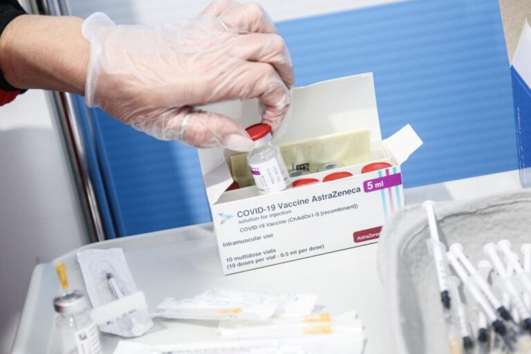 Astrazeneca risponde su dosi ferme nei magazzini di Anagni: “Non sono scorte”
