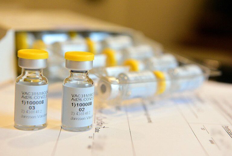 Johnson & Johnson assicura 400 milioni di dosi all’Unione africana