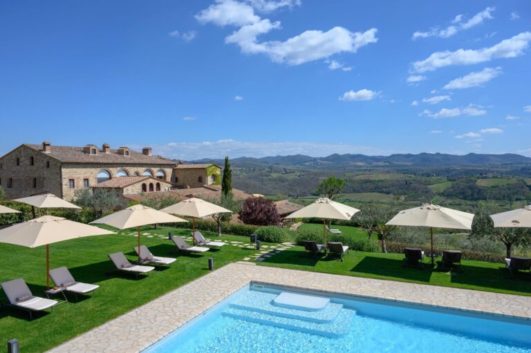 RIAPRE HOTEL LE FONTANELLE UN’OASI DI PACE E BELLEZZA TRA LE COLLINE DEL CHIANTI