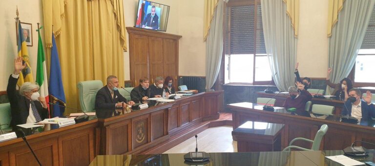 Provincia, il Consiglio approva il Bilancio di previsione 2021: oltre 54 milioni di euro per scuole, strade e ambiente