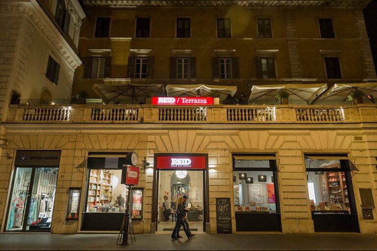 Roma perde un’altra libreria, chiude la Red Feltrinelli di via Tomacelli