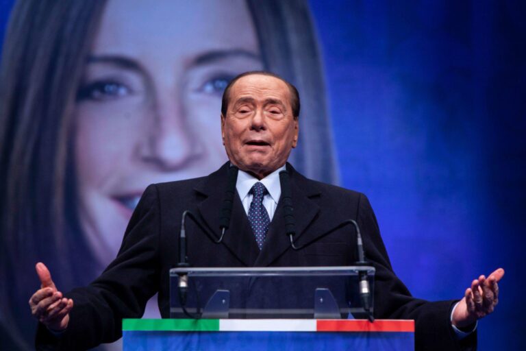 Partito unico del centrodestra, tutti contro Berlusconi