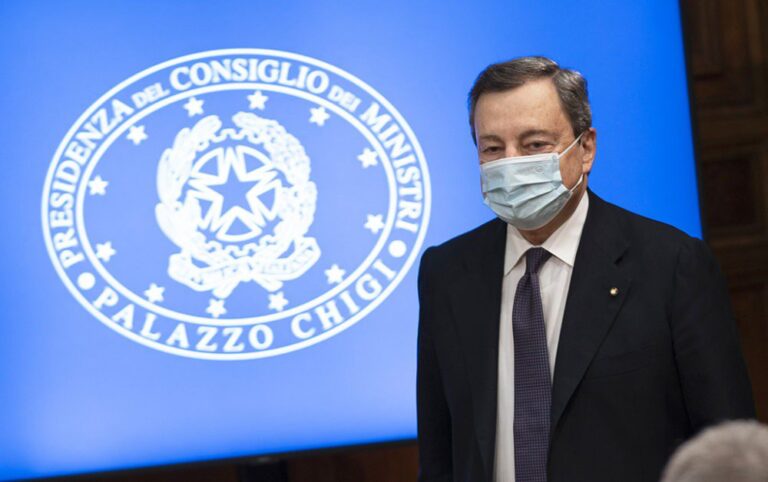Ristoranti, sì alla proposta delle Regioni: nessun limite all’aperto e massimo in 8 al chiuso