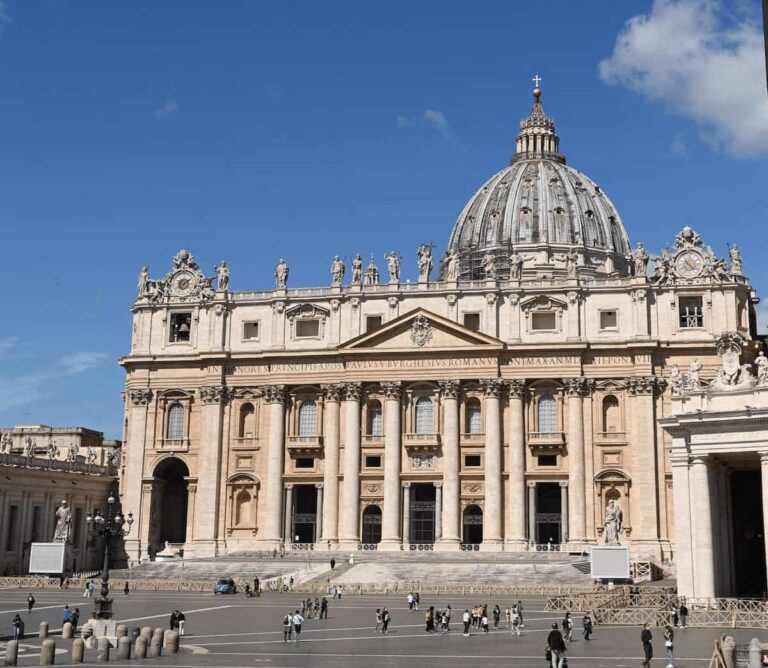Dopo l’alt del premier Draghi il Vaticano precisa: non vogliamo bloccare la legge Zan