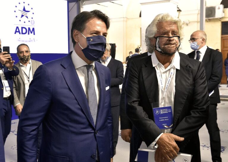 Grillo ai deputati M5s: “Dobbiamo esserci io e Conte. Sono il garante, non un c……e”