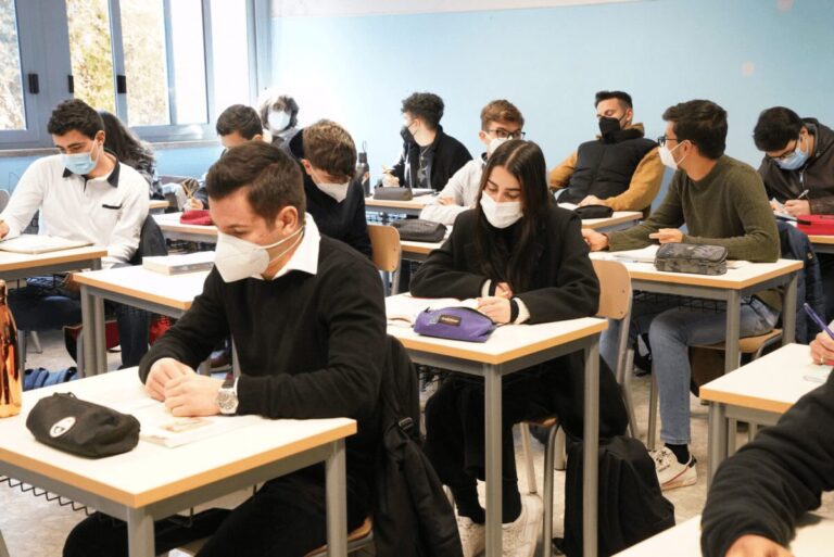 Scuola, si tornerà in classe il 13 settembre