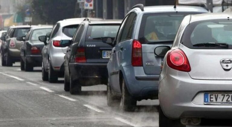 Clima, la Commissione Ue presenta il piano: stop auto a benzina e diesel dal 2035
