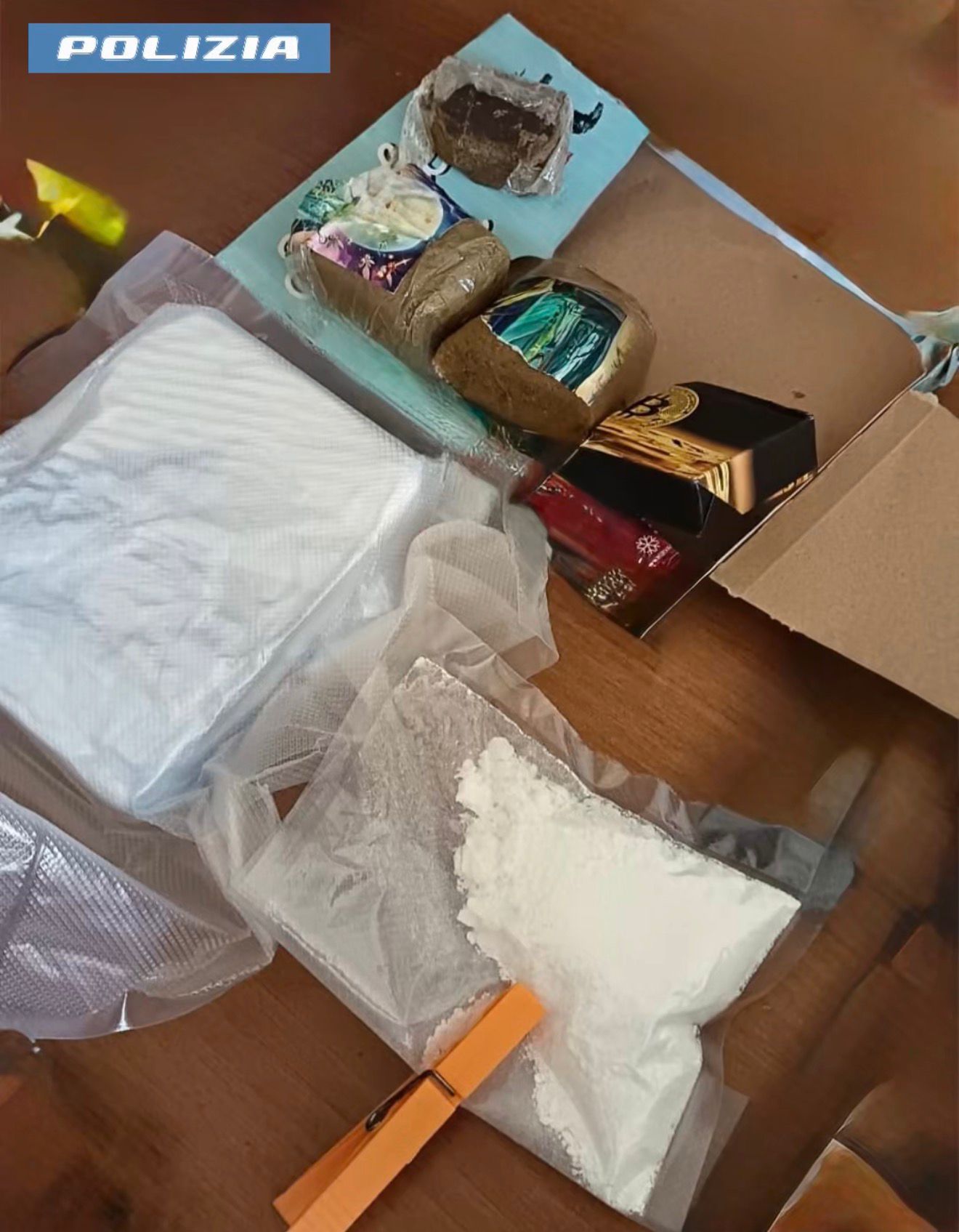 MARINO. COVO DELLO SPACCIO IN HOUSE: ALIMENTAVA UNA CUCINA A GAS CON COCAINA ED HASHISH