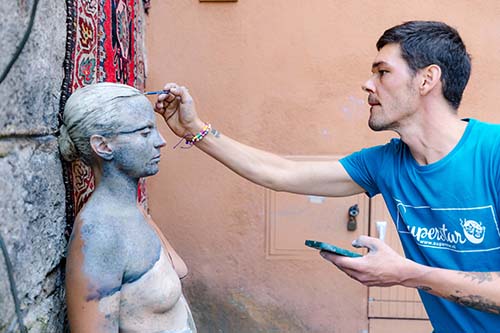 Arte, colore e creatività: il bodypainting torna a Vipiteno