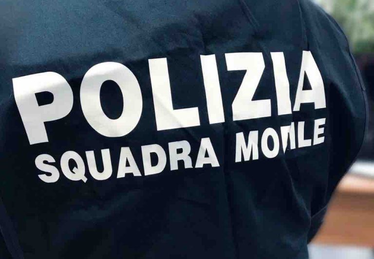 ROMA  PRONTO A SALIRE SULLA METROMARE CON 280 GRAMMI DI CRISTALLI DI SHABOO NEGLI SLIP
