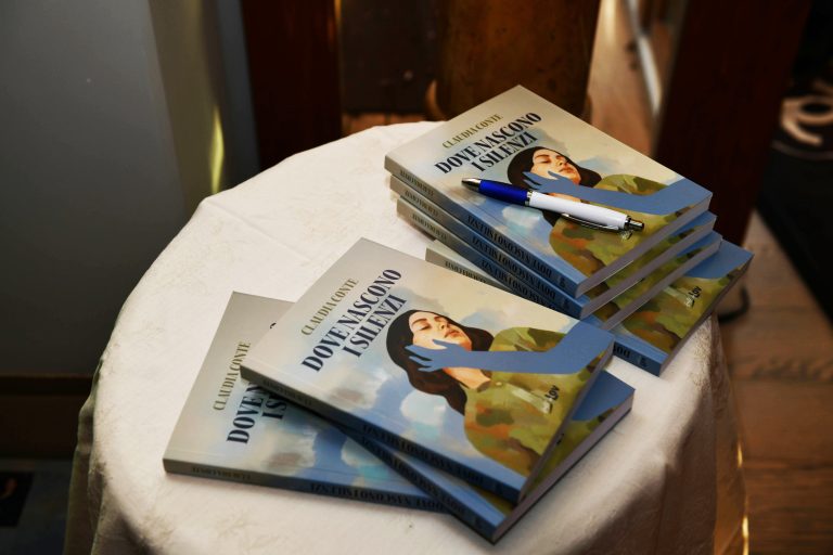 Il peso invisibile delle parole mancate: “Dove nascono i silenzi” di Claudia Conte