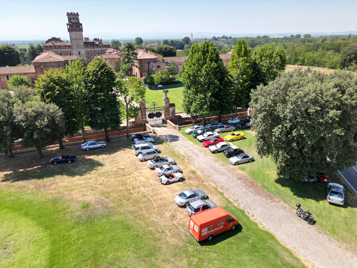 Successo per il Circuito dei Castelli del CVSP, tra gioielli a quattro ruote e location da favola Successo per il Circuito dei Castelli del CVSP, tra gioielli a quattro ruote e location da favola
