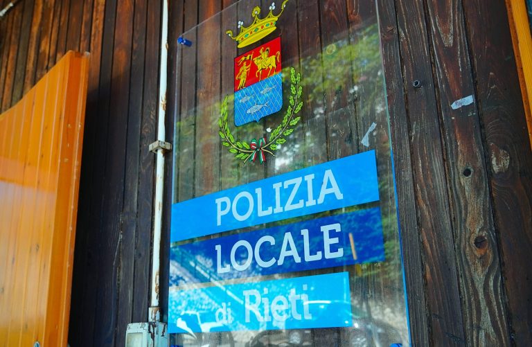 Lunedì e martedì via Terenzio Varrone chiusa al traffico da via Cintia a via Pennina dalle 8 alle 16