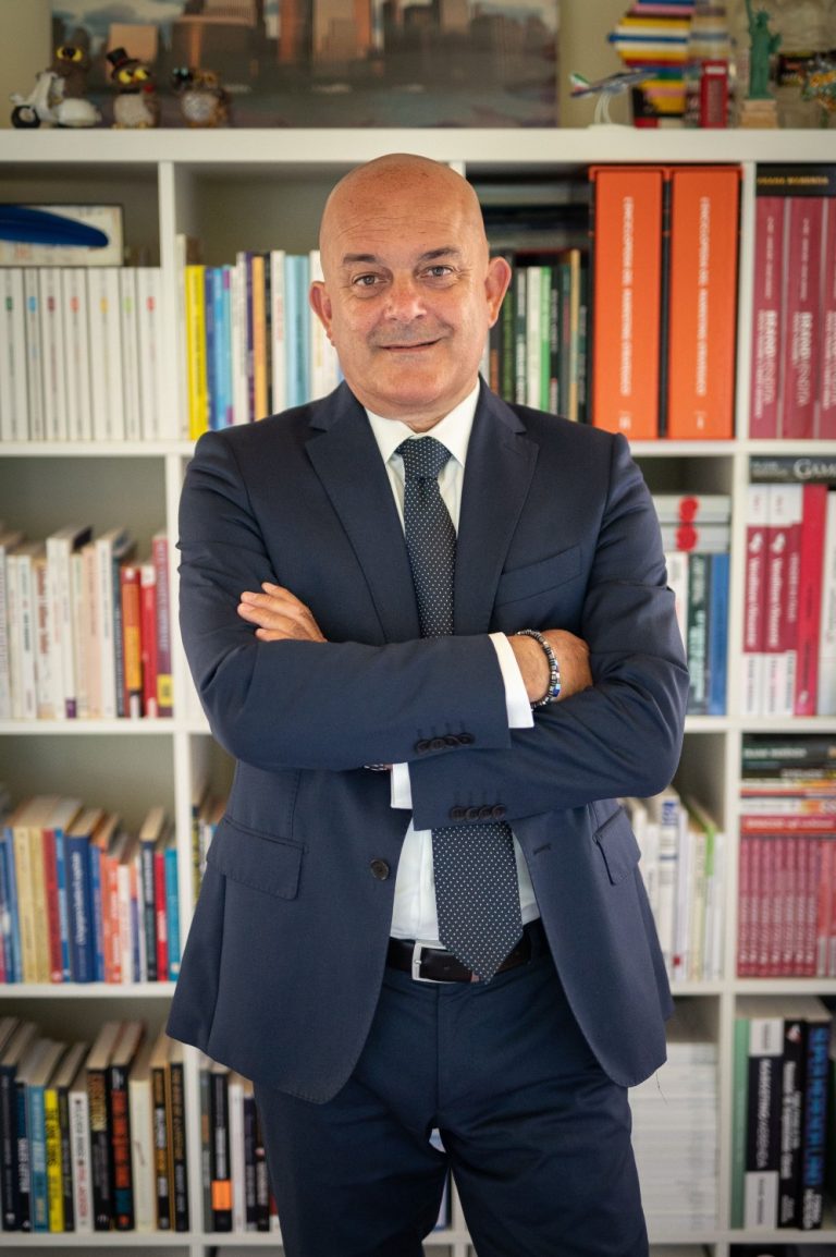 Il debito che nessuno racconta: due storie dal Lazio.