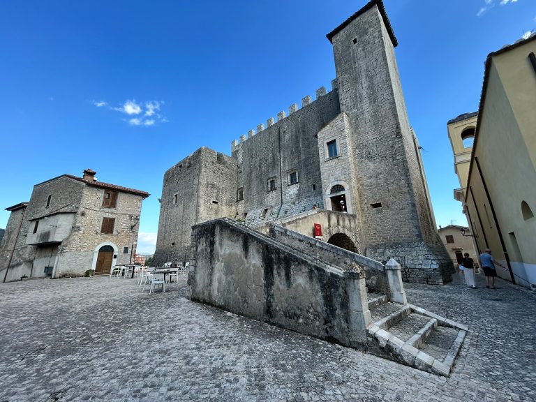 Maenza. Evolvere Insieme trasforma una presentazione in un dialogo che conquista il pubblico