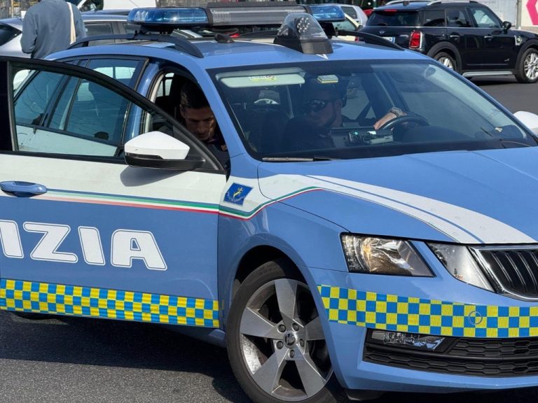 BLOCCATO DALLA POLIZIA DI STATO UN UOMO CHE AVEVA TENTATO D’INVESTIRE DUE AGENTI IN AUTOSTRADA 