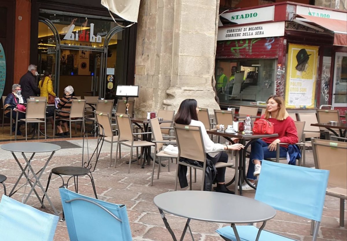 Bologna-bar-covid-tavoli-allaperto-e1620816940852