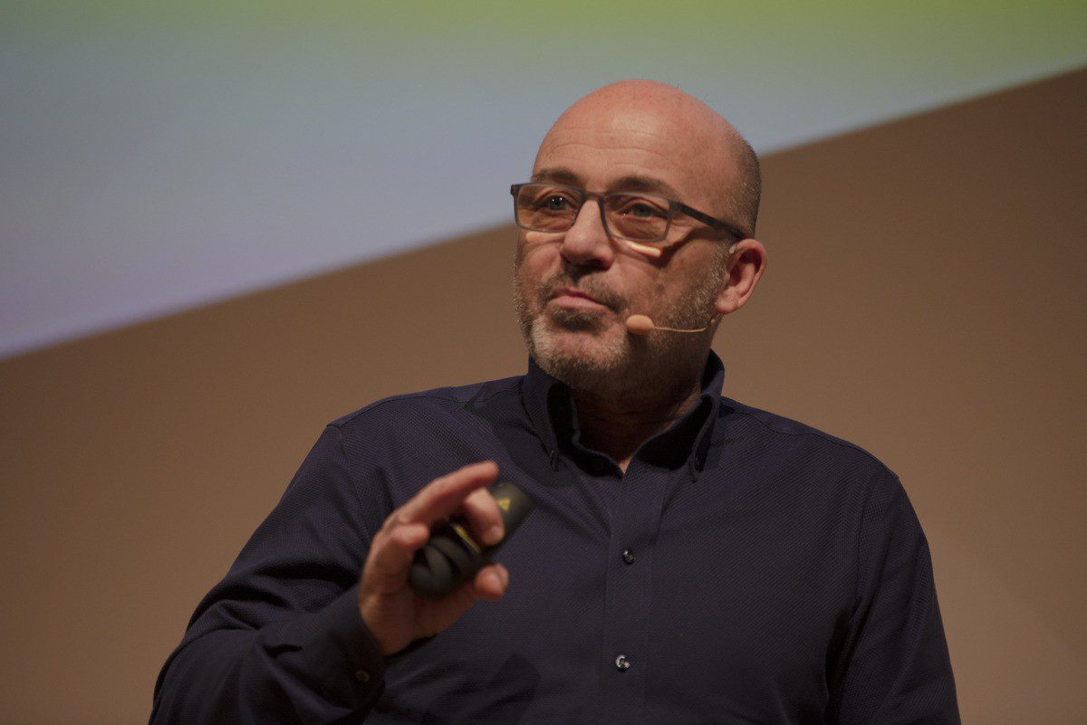 CONFERENZA L'ALTRA SPECIE RAPPORTI TRA I.A E INTELIGENZA NATURALE