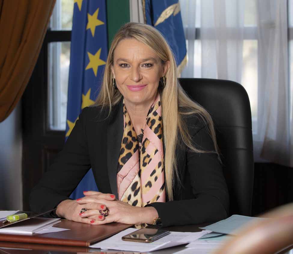 Il Sottosegretario alla Difesa Senatrice Stefania Pucciarelli
