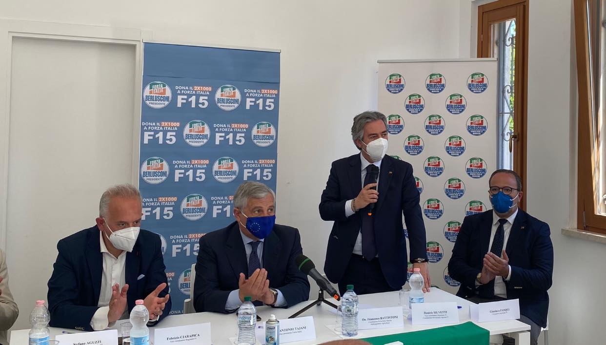 Tajani-inaugurazione-nuova-sede-forza-italia-civitanova-marche3