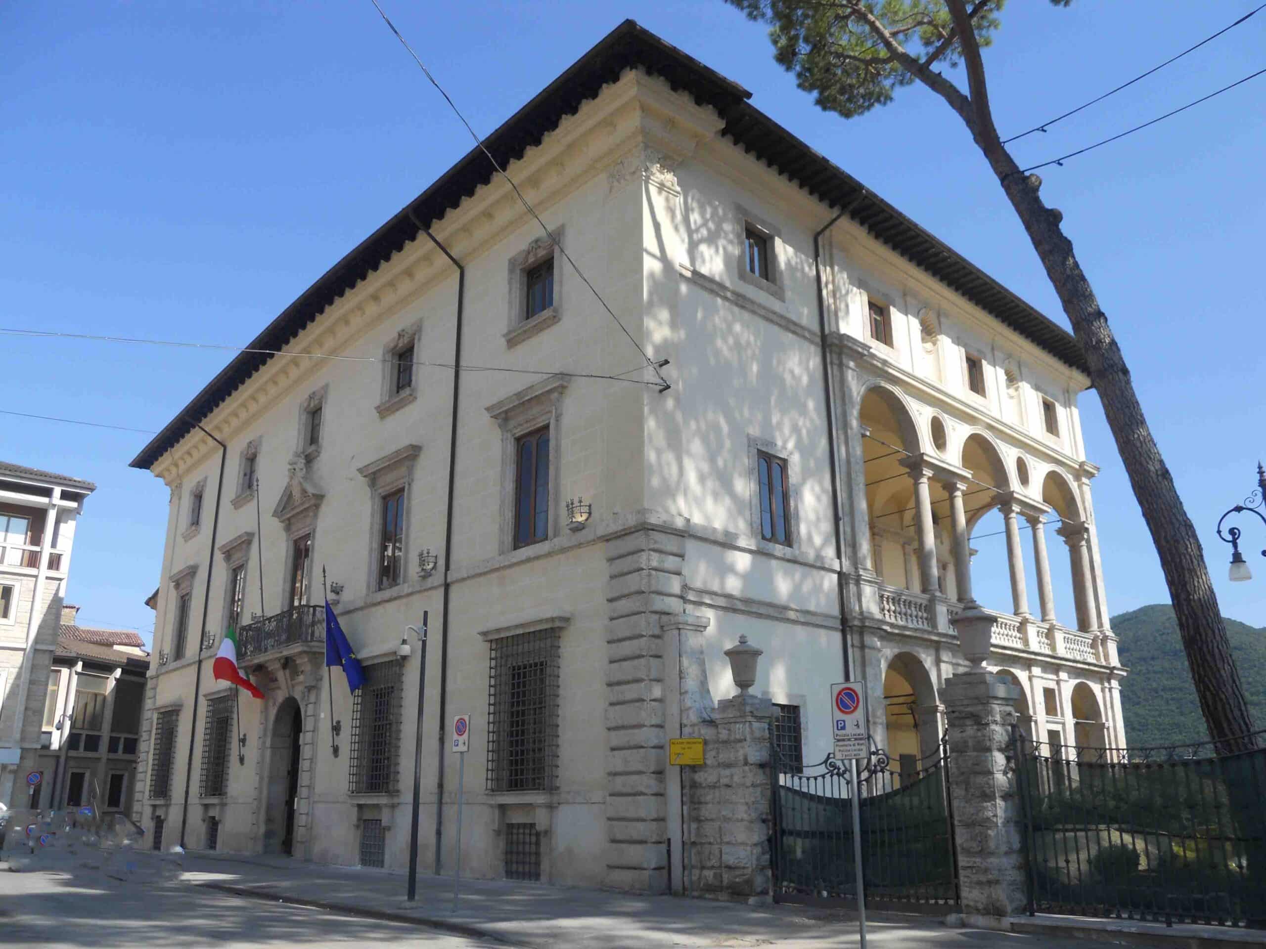 Palazzo_Vincentini_-_esterno_-_2