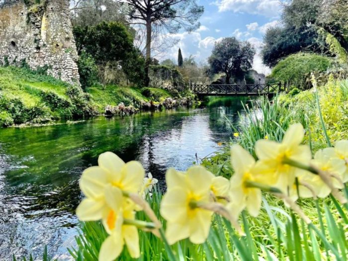 Il 19 marzo riapre il Giardino di Ninfa: il calendario del 2022 Il 19 marzo riapre il Giardino di Ninfa: il calendario del 2022