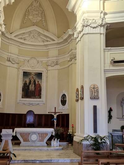 uno scorcio interno della chiesa