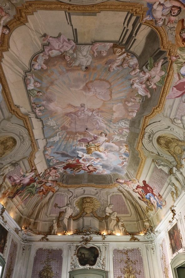 Sala da ballo di Villa Resuttano con gli affreschi di Vito D’Anna (1762)