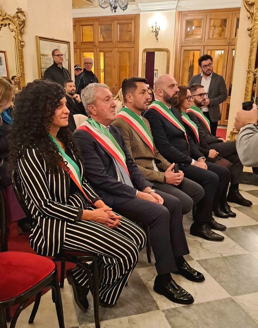 ROCCASECCA ANCORA ALLA RIBALTA NAZIONALE: FIRMATO AD AGRIGENTO IL PROTOCOLLO D’INTESA “RETE CANTIERE CITTÀ” ROCCASECCA ANCORA ALLA RIBALTA NAZIONALE: FIRMATO AD AGRIGENTO IL PROTOCOLLO D’INTESA “RETE CANTIERE CITTÀ”