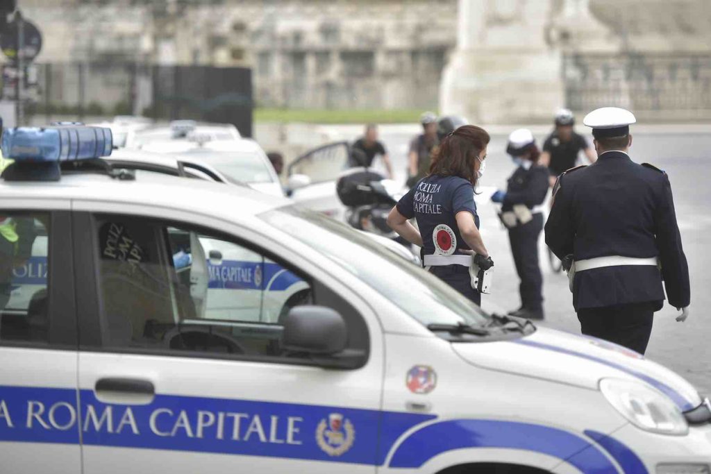 polizia-roma-capitale-vigili-1024x683