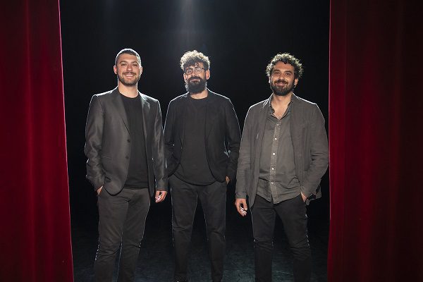 Gabriele Figus_Carlo Oldani_Claudio Romano Politi_Oltre - Nuovi Confini_Teatro Orione 2024_2025_ph Via Nuovo Teatro Orione