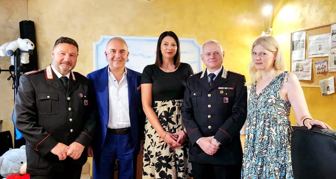 da sx Luca Sarra, Roberto Mirabile, Anna Maria Pilozzi, Alessandro Dell'Otto, Patrizia Galligani presso la sede di Caramella Buona ad Acuto