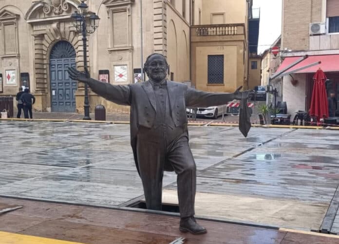 PAVAROTTI_PISTA-GHIACCIO