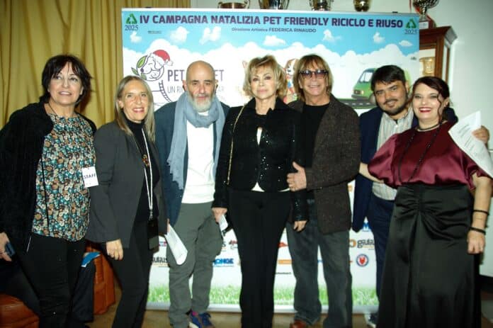Una sala gremita d'amore per la partenza della campagna solidale “Pet Carpet: Un riciclo da Oscar”, che rimette in circolo accessori pet che non usiamo più da donare agli animali meno fortunati. Una sala gremita d'amore per la partenza della campagna solidale “Pet Carpet: Un riciclo da Oscar”, che rimette in circolo accessori pet che non usiamo più da donare agli animali meno fortunati.